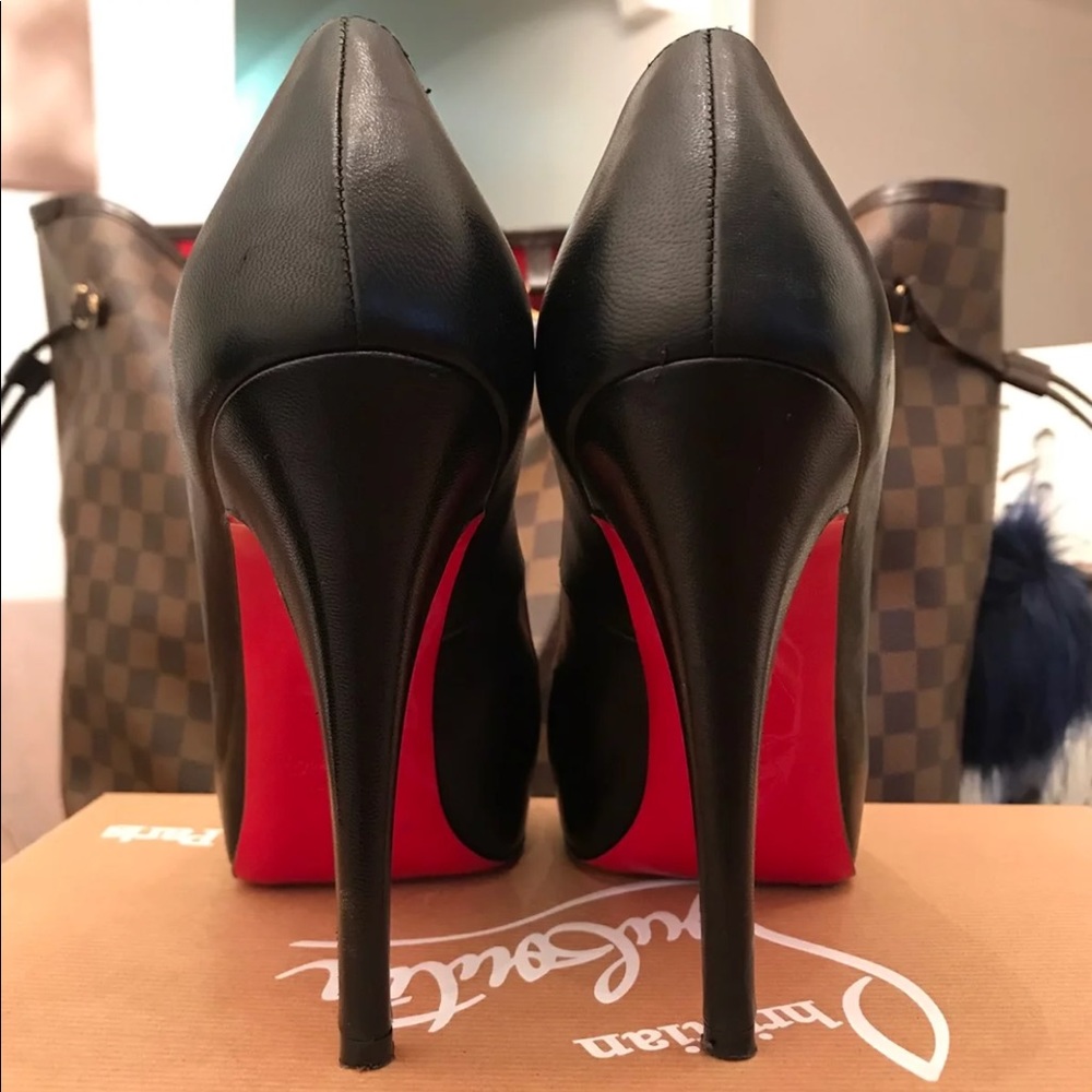 Sale!! Very Prive Christian Louboutin Pumps